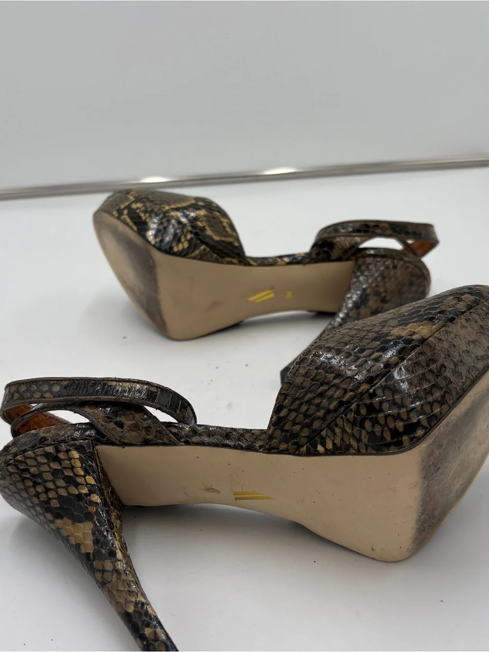 Vintage Ava & Aiden Stiletto Pumps Heels Snake Skin Platform Ankle Strap Size 9